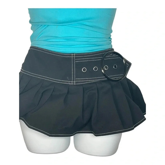 Women's‎ Y2K Buckle Belted Low Waist Pleated Short Skirt - Picture 3 of 9